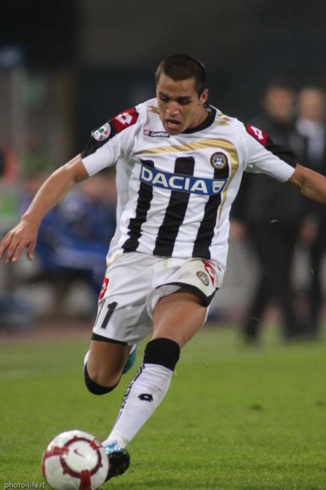 Sanchez in azione nell'Udinese Sanchez in azione nell'Udinese